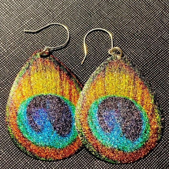 EARRINGS - Picture 1 of 2